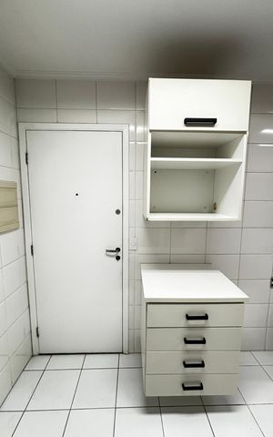 Apartamento à venda com 122m², 3 quartos e 2 vagas Apartamento à venda com 122m², 3 quartos e 2 vagasCozinha