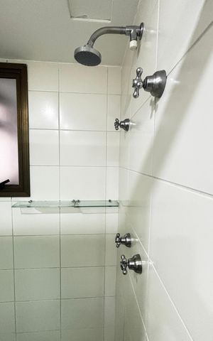 Apartamento à venda com 122m², 3 quartos e 2 vagas Apartamento à venda com 122m², 3 quartos e 2 vagasBanheiro da Suíte 1