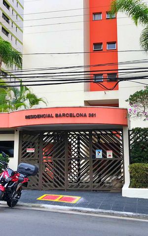 Apartamento para alugar com 89m², 4 quartos e 2 vagas Apartamento para alugar com 89m², 4 quartos e 2 vagasFachada