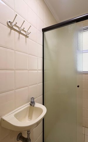 Apartamento para alugar com 89m², 4 quartos e 2 vagas Apartamento para alugar com 89m², 4 quartos e 2 vagasBanheiro de Serviço