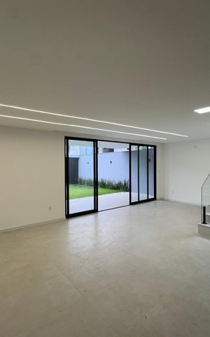 Apartamento à venda com 220m², 4 quartos e 2 vagas Apartamento à venda com 220m², 4 quartos e 2 vagasSala/Cozinha
