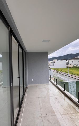Apartamento à venda com 220m², 4 quartos e 2 vagas Apartamento à venda com 220m², 4 quartos e 2 vagasVaranda da Suíte 1