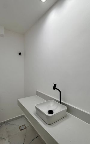 Apartamento à venda com 220m², 4 quartos e 2 vagas Apartamento à venda com 220m², 4 quartos e 2 vagasLavabo