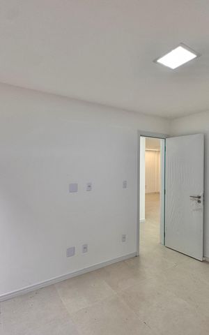 Apartamento à venda com 220m², 4 quartos e 2 vagas Apartamento à venda com 220m², 4 quartos e 2 vagasQuarto