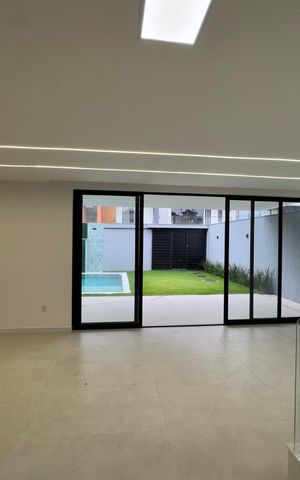 Apartamento à venda com 220m², 4 quartos e 2 vagas Apartamento à venda com 220m², 4 quartos e 2 vagasSala/Cozinha