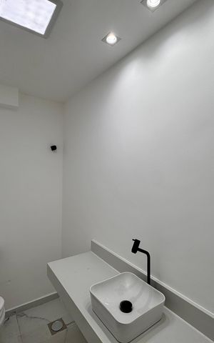 Apartamento à venda com 220m², 4 quartos e 2 vagas Apartamento à venda com 220m², 4 quartos e 2 vagasLavabo