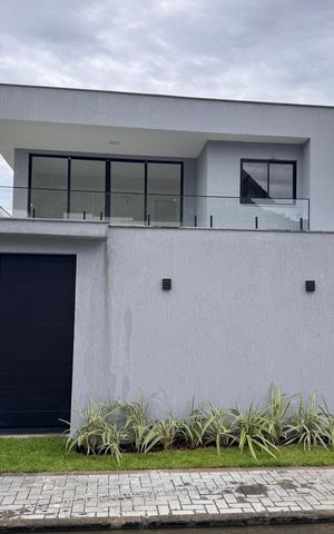 Apartamento à venda com 220m², 4 quartos e 2 vagas Apartamento à venda com 220m², 4 quartos e 2 vagasFachada