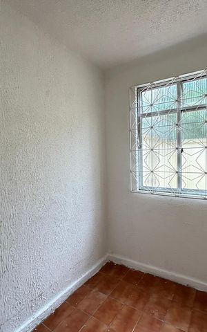 Casa à venda com 90m², 2 quartos e 1 vagaQuarto de Serviço