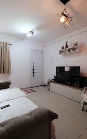 Casa de condomínio à venda com 70m², 2 quartos e 1 vagaSala
