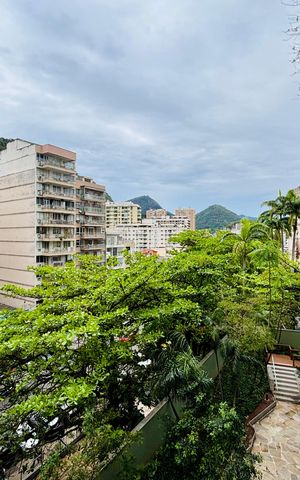 Apartamento à venda com 81m², 2 quartos e 1 vaga