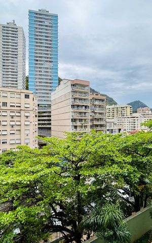 Apartamento à venda com 81m², 2 quartos e 1 vaga