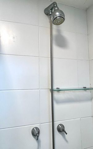 Apartamento para alugar com 57m², 3 quartos e 1 vaga Apartamento para alugar com 57m², 3 quartos e 1 vagaBanheiro da Suíte