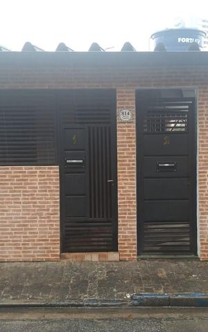 Casa para alugar com 45m², 1 quarto e sem vaga Casa para alugar com 45m², 1 quarto e sem vagaFachada