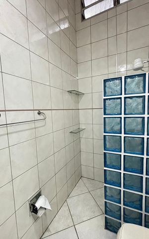 Casa para alugar com 250m², 2 quartos e 3 vagas Casa para alugar com 250m², 2 quartos e 3 vagasBanheiro