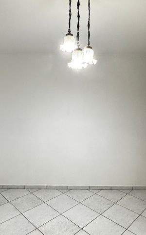 Casa para alugar com 250m², 2 quartos e 3 vagas Casa para alugar com 250m², 2 quartos e 3 vagasSala