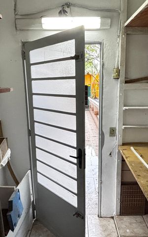 Casa para alugar com 250m², 2 quartos e 3 vagas Casa para alugar com 250m², 2 quartos e 3 vagasDespensa