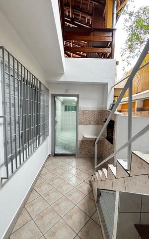 Casa para alugar com 250m², 2 quartos e 3 vagas Casa para alugar com 250m², 2 quartos e 3 vagasÁrea de Serviço