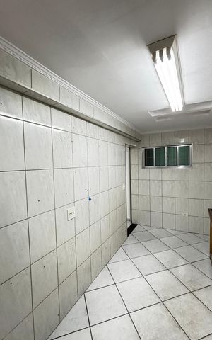 Casa para alugar com 250m², 2 quartos e 3 vagas Casa para alugar com 250m², 2 quartos e 3 vagasCozinha