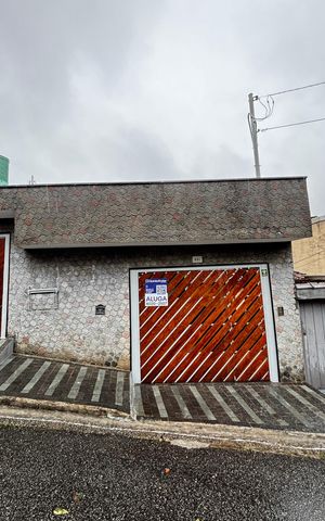 Casa para alugar com 250m², 2 quartos e 3 vagas Casa para alugar com 250m², 2 quartos e 3 vagasFachada