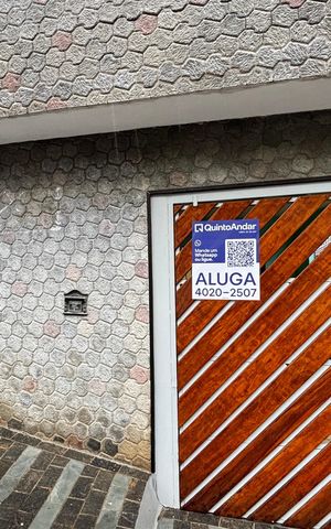 Casa para alugar com 250m², 2 quartos e 3 vagas Casa para alugar com 250m², 2 quartos e 3 vagasFachada