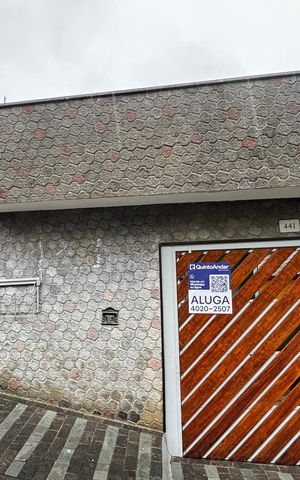 Casa para alugar com 250m², 2 quartos e 3 vagas Casa para alugar com 250m², 2 quartos e 3 vagasFachada