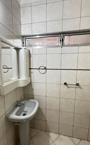 Casa para alugar com 250m², 2 quartos e 3 vagas Casa para alugar com 250m², 2 quartos e 3 vagasBanheiro da Suíte