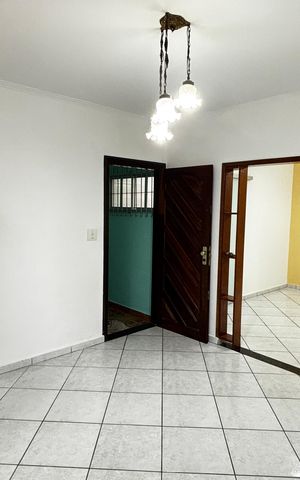 Casa para alugar com 250m², 2 quartos e 3 vagas Casa para alugar com 250m², 2 quartos e 3 vagasSala