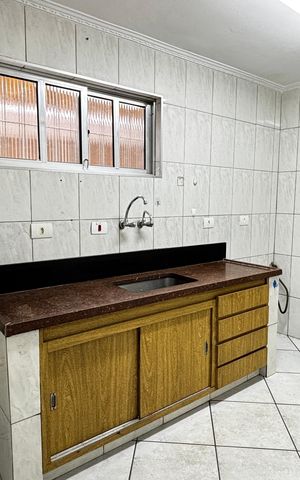 Casa para alugar com 250m², 2 quartos e 3 vagas Casa para alugar com 250m², 2 quartos e 3 vagasCozinha