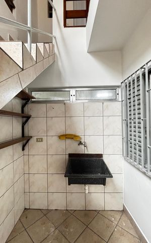 Casa para alugar com 250m², 2 quartos e 3 vagas Casa para alugar com 250m², 2 quartos e 3 vagasÁrea de Serviço