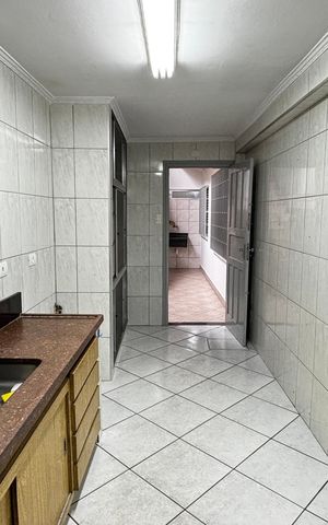 Casa para alugar com 250m², 2 quartos e 3 vagas Casa para alugar com 250m², 2 quartos e 3 vagasCozinha