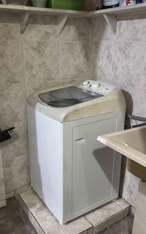 Casa à venda com 100m², 2 quartos e 1 vaga Casa à venda com 100m², 2 quartos e 1 vagaÁrea de serviço