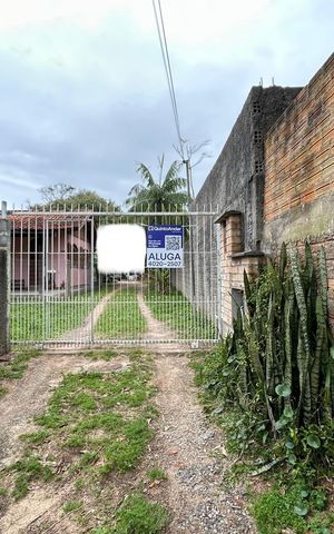 Casa para alugar com 20m², 2 quartos e 1 vaga Casa para alugar com 20m², 2 quartos e 1 vagaFachada