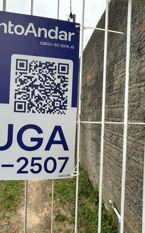 Casa para alugar com 20m², 2 quartos e 1 vaga Casa para alugar com 20m², 2 quartos e 1 vagaPlaca
