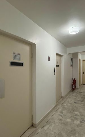 Apartamento à venda com 75m², 2 quartos e 1 vagaHall Apartamento 
