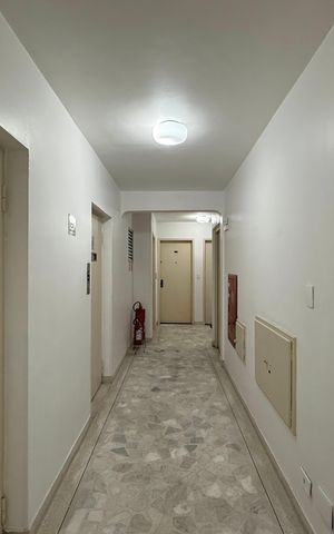 Apartamento à venda com 75m², 2 quartos e 1 vagaHall Apartamento 
