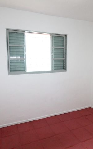 Casa para alugar com 85m², 2 quartos e 2 vagasQuarto 1