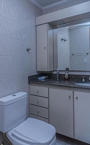 Apartamento à venda com 104m², 3 quartos e 2 vagas Apartamento à venda com 104m², 3 quartos e 2 vagasbanheiro social_1