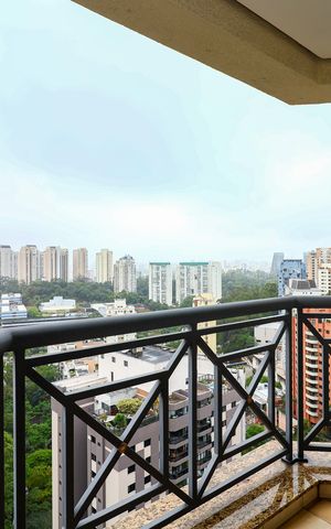Apartamento para alugar com 130m², 3 quartos e 3 vagas Apartamento para alugar com 130m², 3 quartos e 3 vagasVaranda