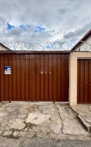 Casa de condomínio à venda com 50m², 2 quartos e 1 vaga Casa de condomínio à venda com 50m², 2 quartos e 1 vagaFachada