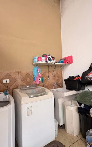 Casa à venda com 203m², 2 quartos e 2 vagas Casa à venda com 203m², 2 quartos e 2 vagasLavanderia