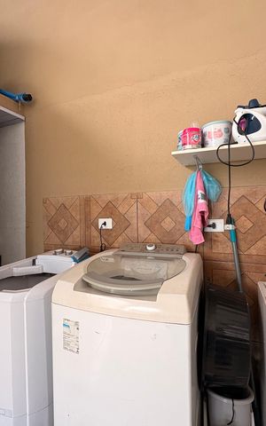 Casa à venda com 203m², 2 quartos e 2 vagas Casa à venda com 203m², 2 quartos e 2 vagasLavanderia