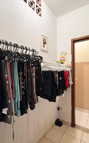 Casa à venda com 203m², 2 quartos e 2 vagas Casa à venda com 203m², 2 quartos e 2 vagasCloset quarto 1