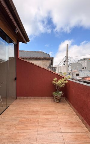 Casa à venda com 203m², 2 quartos e 2 vagas Casa à venda com 203m², 2 quartos e 2 vagasVaranda