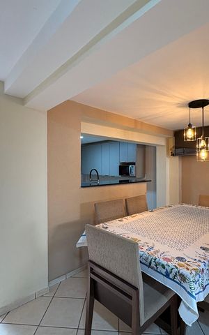Casa à venda com 203m², 2 quartos e 2 vagas Casa à venda com 203m², 2 quartos e 2 vagasSala de Jantar