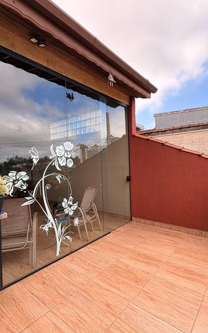 Casa à venda com 203m², 2 quartos e 2 vagas Casa à venda com 203m², 2 quartos e 2 vagasVaranda