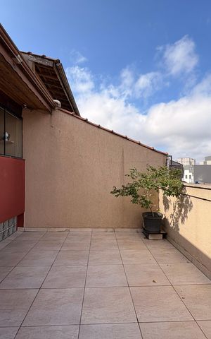 Casa à venda com 203m², 2 quartos e 2 vagas Casa à venda com 203m², 2 quartos e 2 vagasSacada