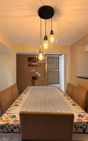 Casa à venda com 203m², 2 quartos e 2 vagas Casa à venda com 203m², 2 quartos e 2 vagasSala de Jantar