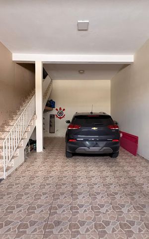 Casa à venda com 203m², 2 quartos e 2 vagas Casa à venda com 203m², 2 quartos e 2 vagasGaragem