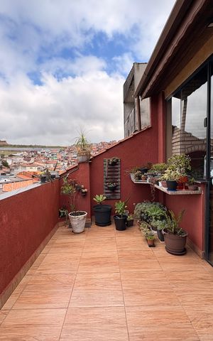 Casa à venda com 203m², 2 quartos e 2 vagas Casa à venda com 203m², 2 quartos e 2 vagasVaranda