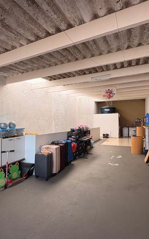 Casa à venda com 203m², 2 quartos e 2 vagas Casa à venda com 203m², 2 quartos e 2 vagasCobertura